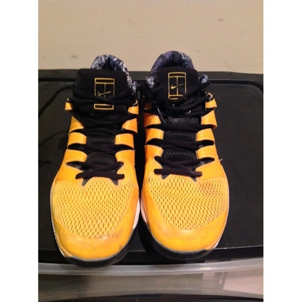 Nike Gold Sneakers Size 11.5